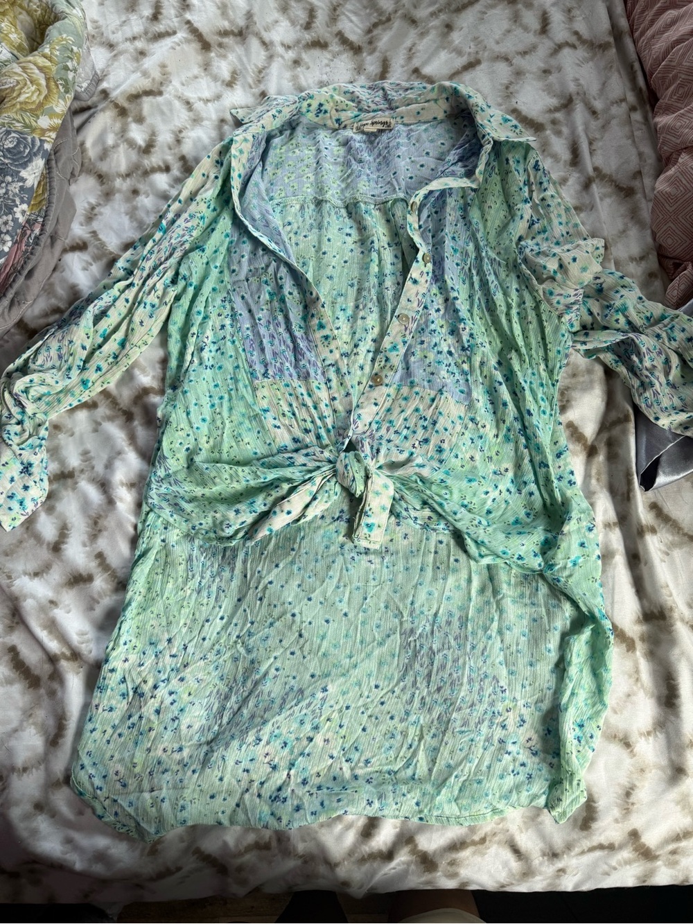 Light Green Floral Tie-Front Tunic Top